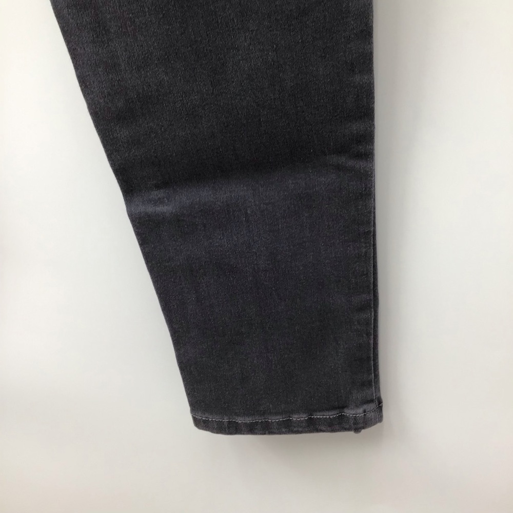 Democracy Women's Grey Skinny Jeans - Picture 8 of 11